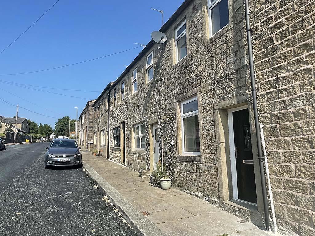 2 bedroom mid terrace house SSTC in Laneshawbridge - IMG_6476.jpg